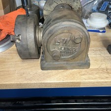 L-W Chuck Co Indexing Dividing head with 5  3 Jaw Chuck 3 plates And Tail Stock