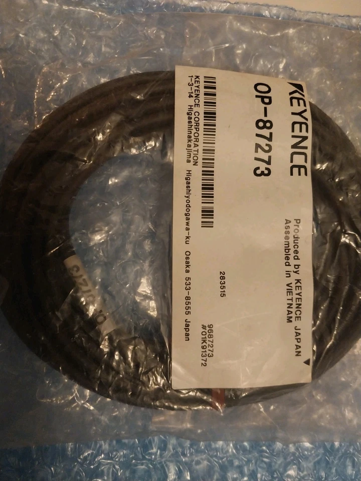 SENSOR AND CABLE BUNDLE Keyence LR-W500C Laser Sensor & Cable Combo - Image 4 of 4