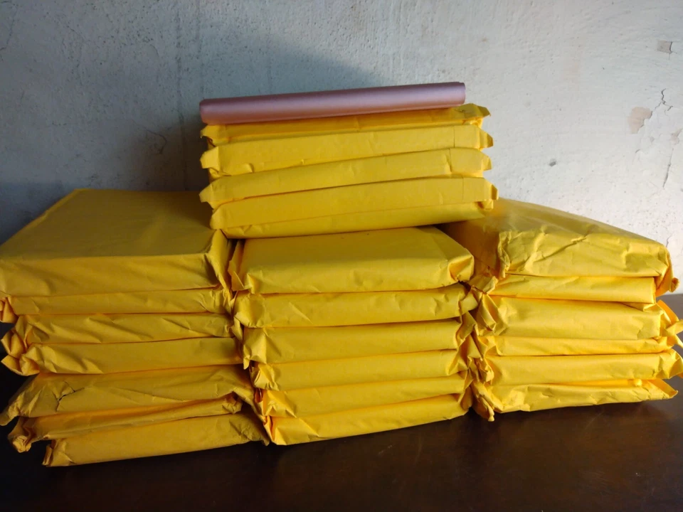 LOT of 24 Trackpad Keyboard Case for Fire HD 10 and 10+ Rose Gold - Image 2 of 3