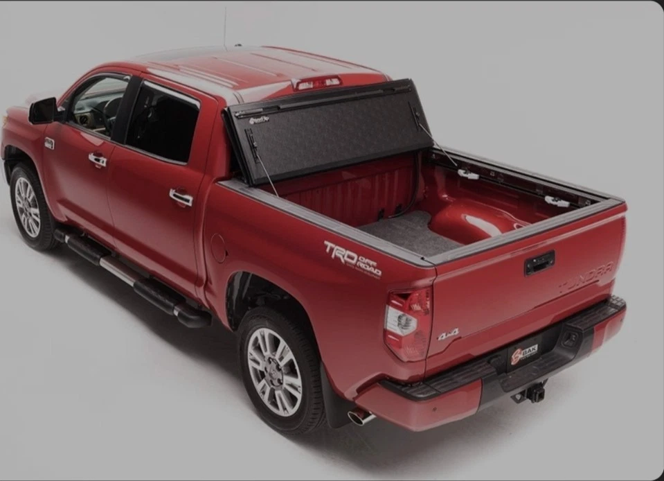 Cubierta rígida plegable BAKFlip G2 para Nissan Frontier 2022-2025 platón de 6'1" Foto 2 de 4