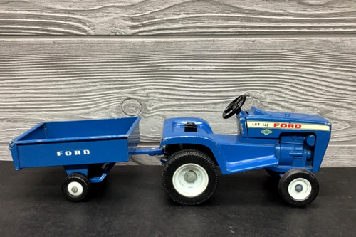 Vintage Ertl Ford LGT 145 Lawn Tractor W/ Dump Trailer USA 1:12 (Missing Seat)