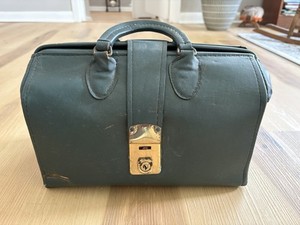 Vintage Green Leather Doctor’s Bag By Professional Case Inc