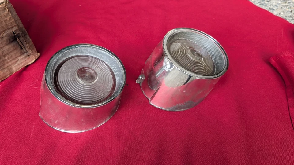 Lente de respaldo Plymouth 1957 nuevo de lote original vagón suburbano Mopar parte no 1753 388 Foto 3 de 4