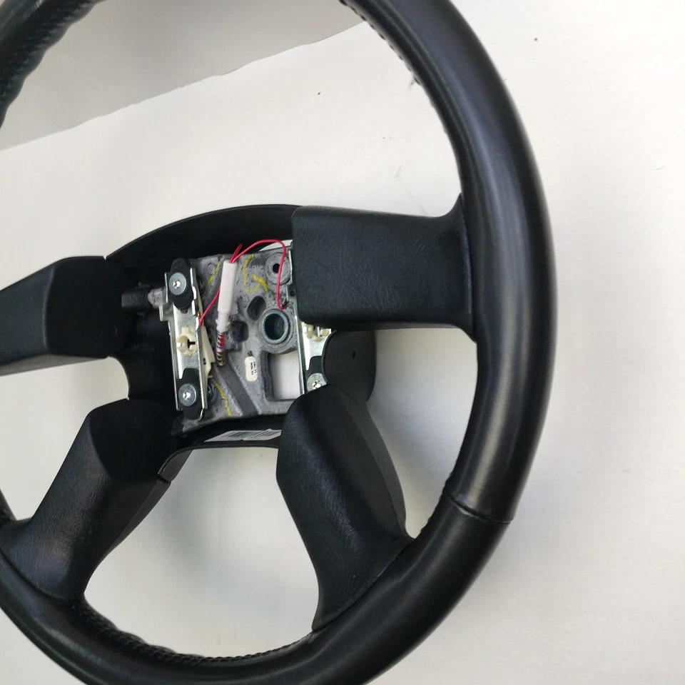 2003-2006 Chevy Silverado GMC Leather Sierra Steering Wheel OEM - Image 3 of 4