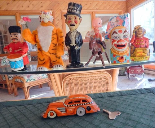 VINTAGE 1930's  MARX TRCKY TAXI TIN  WIND UP ~ VERY GOOD CONDITION  ~ VIDEO