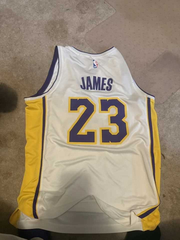 Lebron James White Medium Lakers Jersey 23 - Image 2 of 2