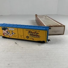 Tyco HO Scale 368-C Wonder Woman Box Car DC Comics 1977 (boxed)