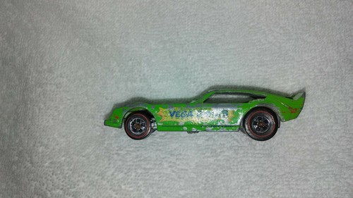 Hot Wheels Redline 1969 Vega Bomb Light Green - Picture 2 of 7