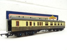 OO GAUGE BACHMANN GWR COLLETT COACH 1655 (NICE ITEM) 34-075