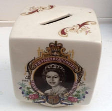 Vintage Pottery ROYAL QUEEN ELIZABETH II Windsor 1952 CORONATION China Money Box