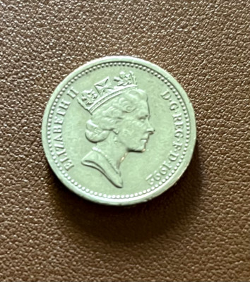 RARE 1992 UPSIDE DOWN EDGE ERROR ONE POUND ELIZABETH II COIN - Circulated A/U