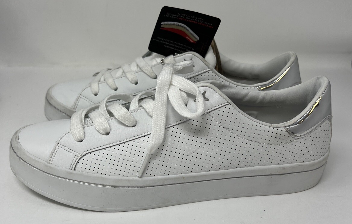 SKECHERS サイズ24(38) GOrun 7 ホワイト シューズ SKECHERS サイズ24(38) GOrun 7 ホワイト シューズ
