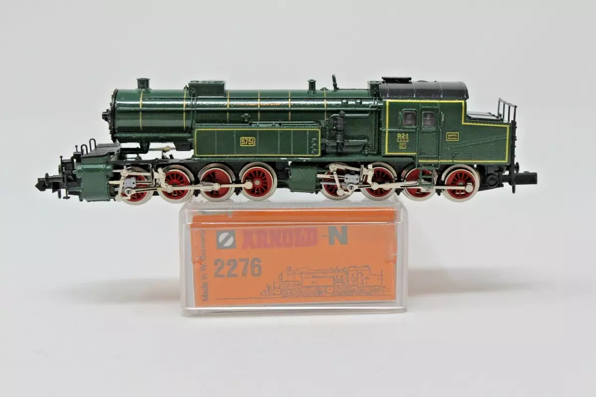 Arnold n store scale locomotives