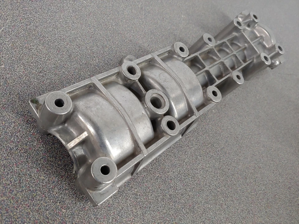 MUY BONITO USADO ORIGINAL PORSCHE 944 ALUMINIO BALANCE EJE CUBIERTA 9441011057R Foto 3 de 4