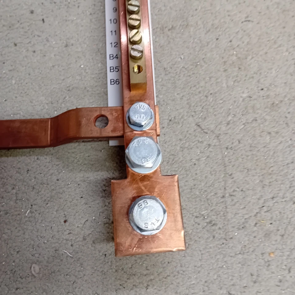 Hager 400 amp - 4 way panel board (JN204P) Earthing Bars, around the year 2001 - Image 4 of 4