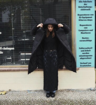zara long down jacked with water and wind protection black size S  Ref :3046/208