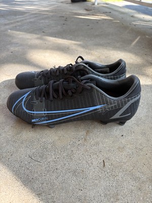 NEW men s size 7 black nike soccer cleats low-top