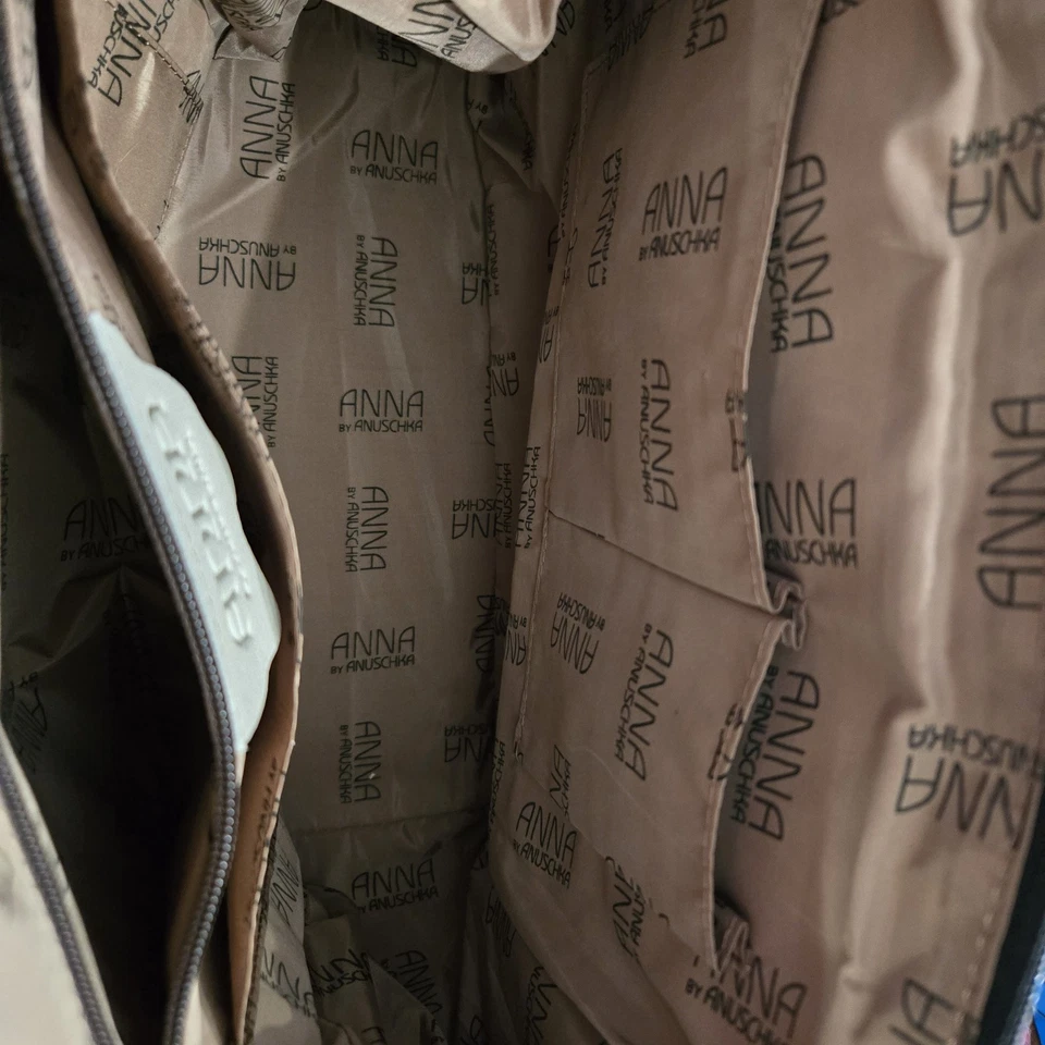 Cartera de mano de cuero pintada a mano Anuschka cara de león usada una vez limpia y bonita! Foto 2 de 4