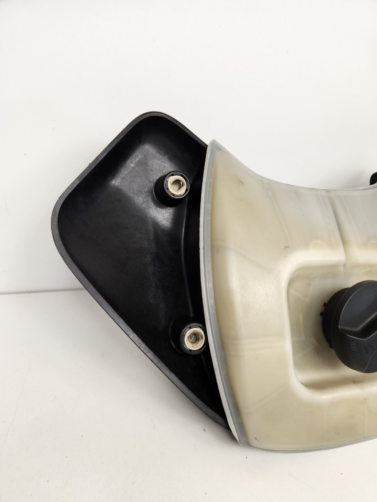 McLaren MP4-12C 2012-2014 Coolant reservoir
