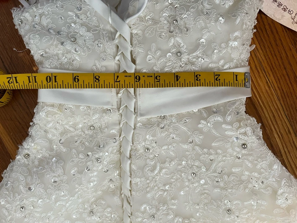 Vestido de novia sin tirantes nuevo con etiquetas. Hermoso Vestido de Novia Línea A Talla Ajustable, 0-6 Foto 2 de 4