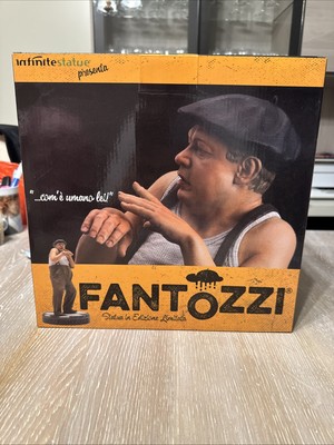 Ragioniere Ugo FANTOZZI Paolo Villaggio Infinite Statue Limited