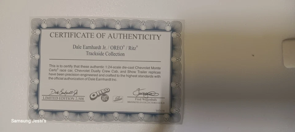 Coche de stock NASCAR Dale Earnhardt Jr Oreo/Ritz Trackside Collection escala 1:24 Foto 2 de 4