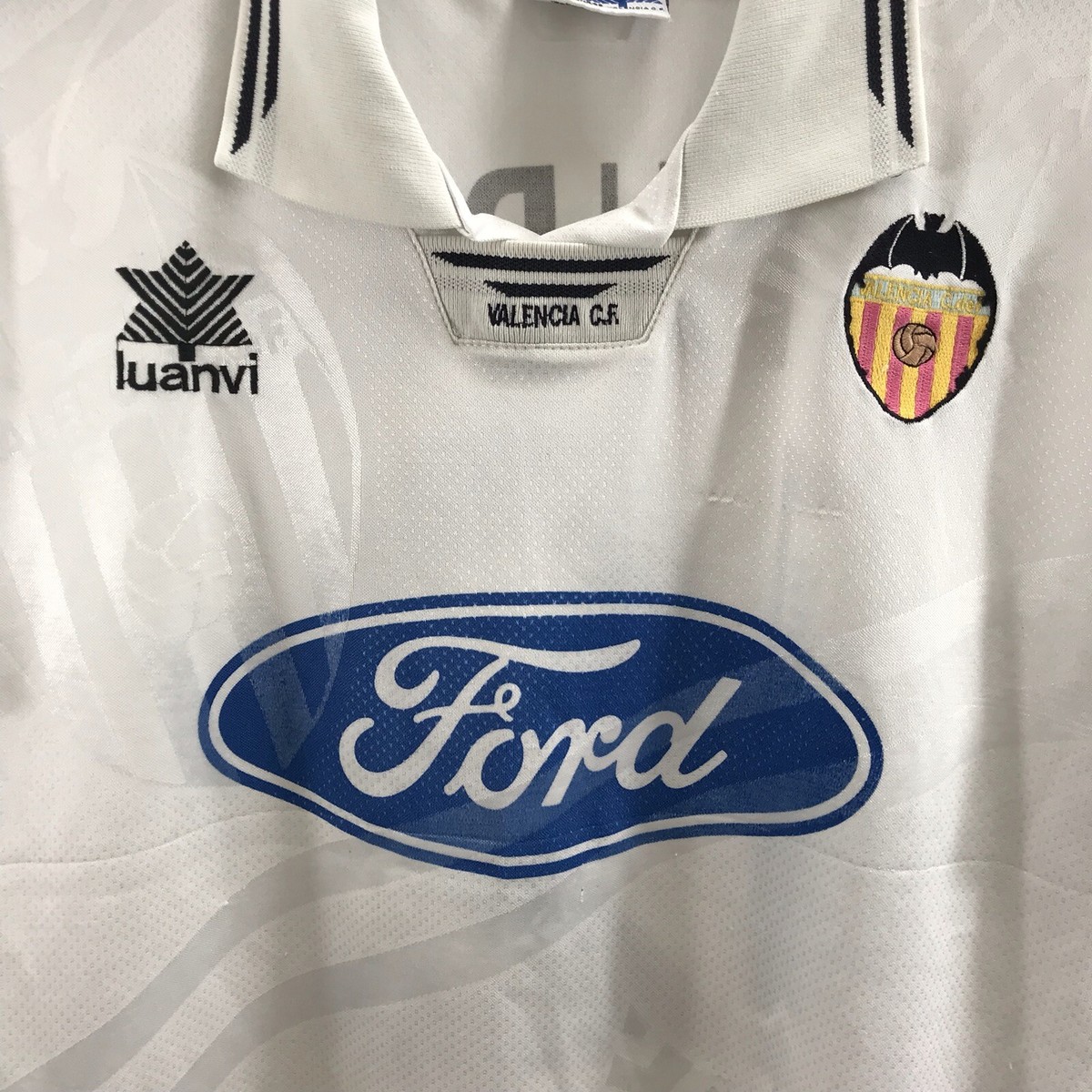 Valencia Eskurza 12 Home Football Shirt 1995/96 Adults