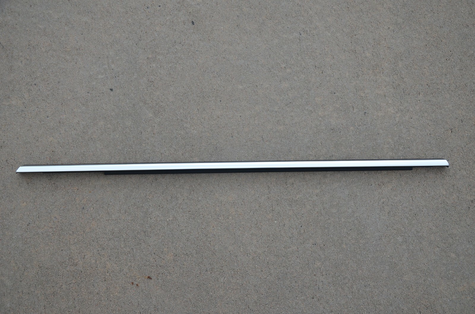 2016-2020 Bentley Bentayga Rear Right Door Upper Trim Strip 36A853082B OEM