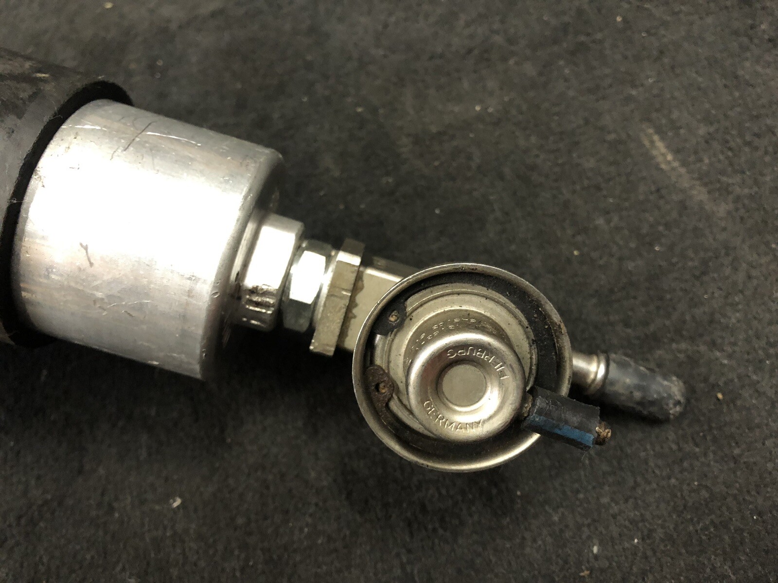 20012006 BMW E46 M3 FUEL PRESSURE REGULATOR + FILTER OEM eBay