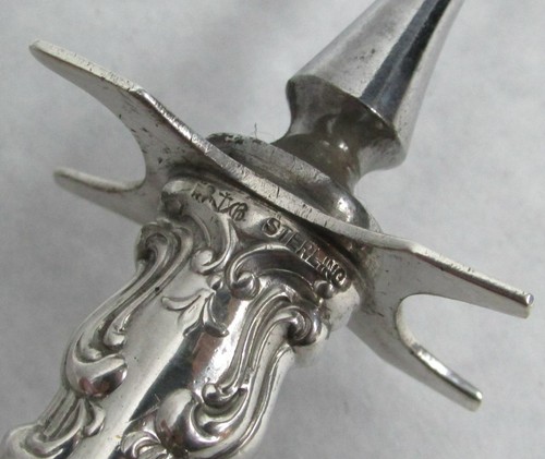 GORHAM CHANTILLY STERLING SLVER HANDLE 8 1/2" CARVING FORK - Picture 4 of 4