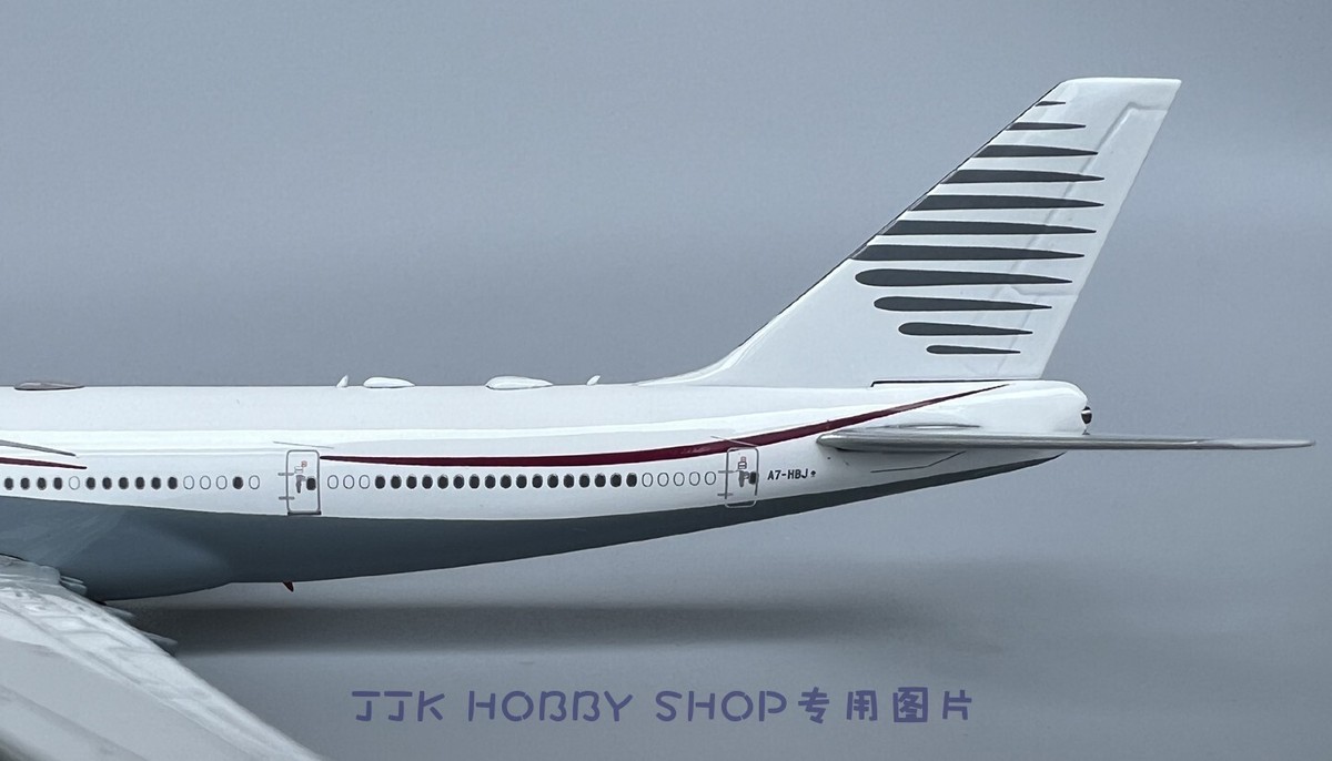 Phoenix 1/400 Qatar Amiri Flight Boeing 747-8i A7-HBJ 04537