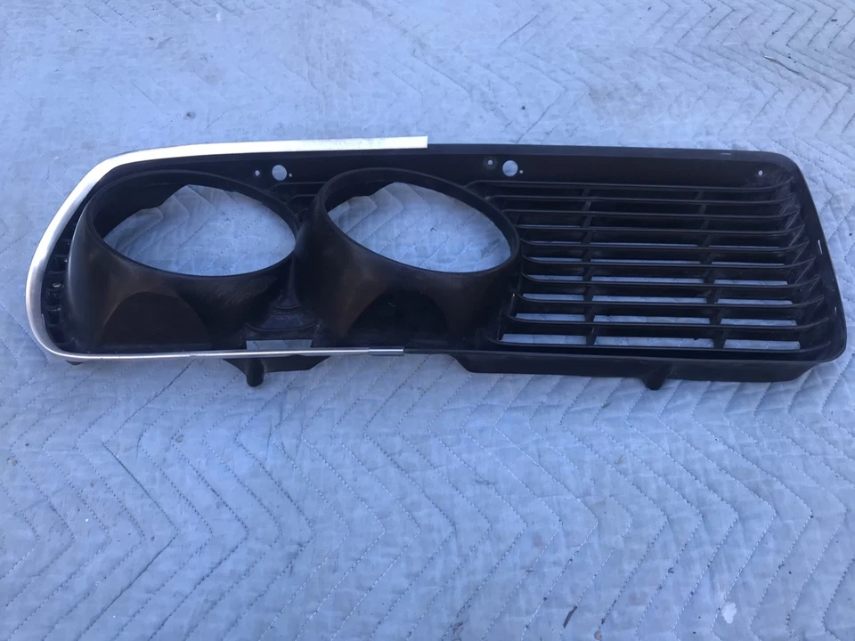 BMW Sección parrilla delantera derecha E9 cupés 2800, 3.0, CS CSI, CSL, 2500, 2800 sedán Foto 2 de 4