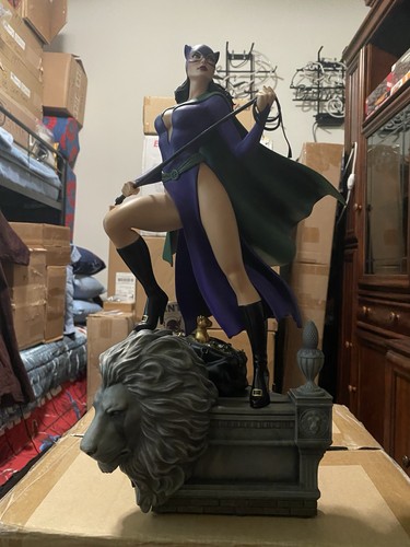 Tweeterhead Catwoman Super Power Collection Statue #26 of 675 - Picture 9 of 13