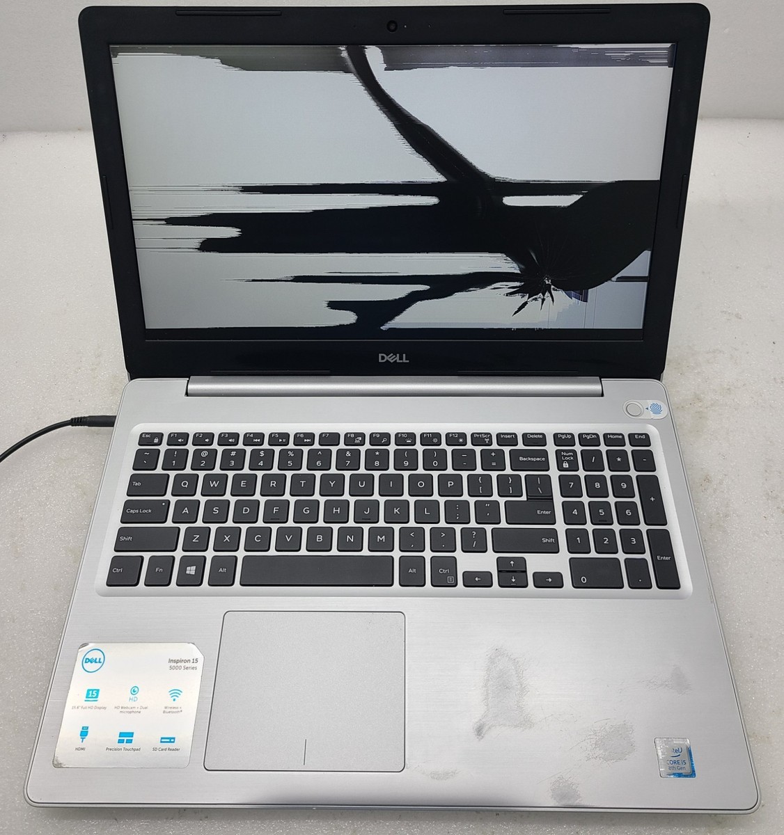 DELL P75F 第8世代 i5 メモリ8GB SSD256GB 2019年製 DELL P75F 第8世代