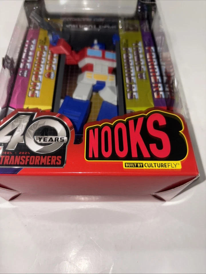 Hasbro Culturefly Nooks Transformers Optimus Prime 40th Anniversary Vinyl Nook - Image 2 of 4