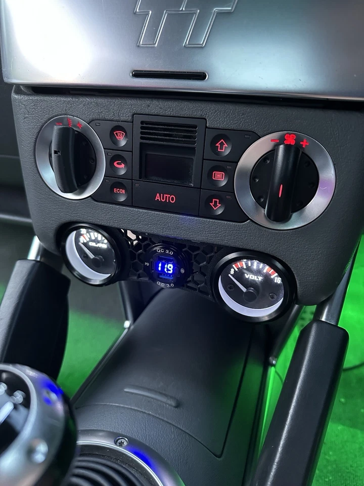 Audi TT Mk1 Dual 52mm Dial Mount With 28.5mm USB Charge Point Mount - Image 2 of 4