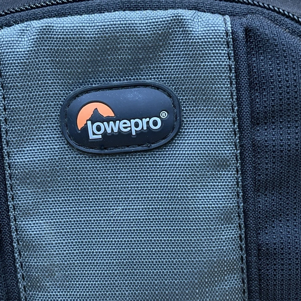 Lowepro Slingshot 202AW Cross Shoulder Camera Bag Black Backpack w/ Storm Cover - Image 2 of 4
