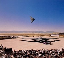 Vintage Northrop Grumman B2 Stealth Bomber Publicity Photo Stat Sheet 8.5x11