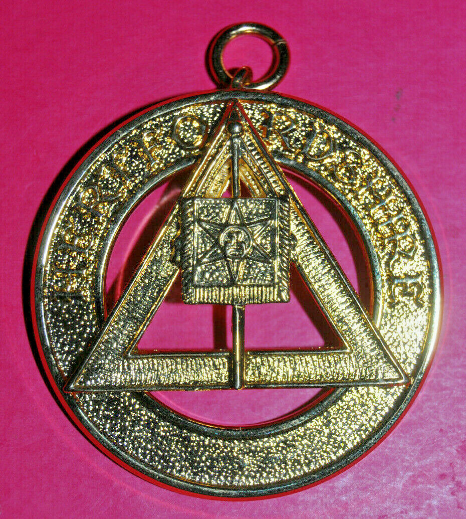 Hertfordshire Past Provincial Grand Standard Bearer Chapter jewel