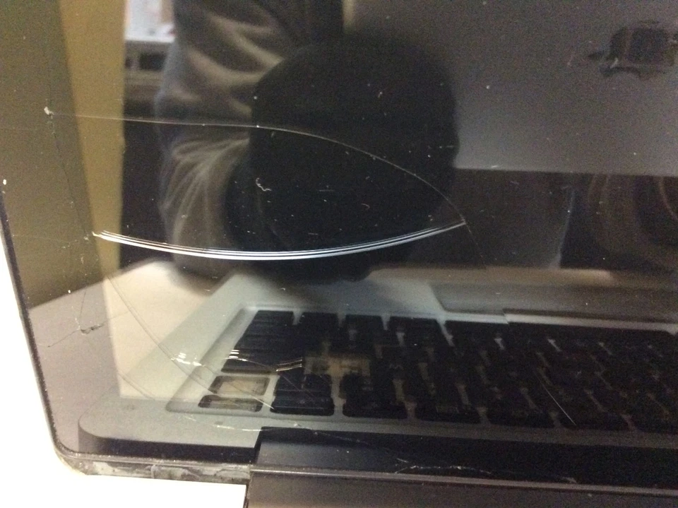 Apple MacBook Pro A1278 13”Laptop i5-2415M 2.3GHz No RAM & HDD For parts(as is) - Image 4 of 4