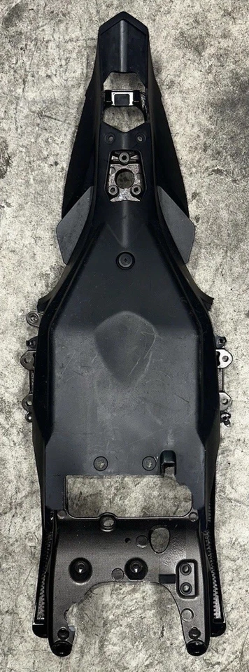 Subquadro traseiro 17-23 Yamaha YZF-R1 quadro traseiro OEM quadro traseiro 18 19 20 21 22 23 R1 - Imagem 2 de 4