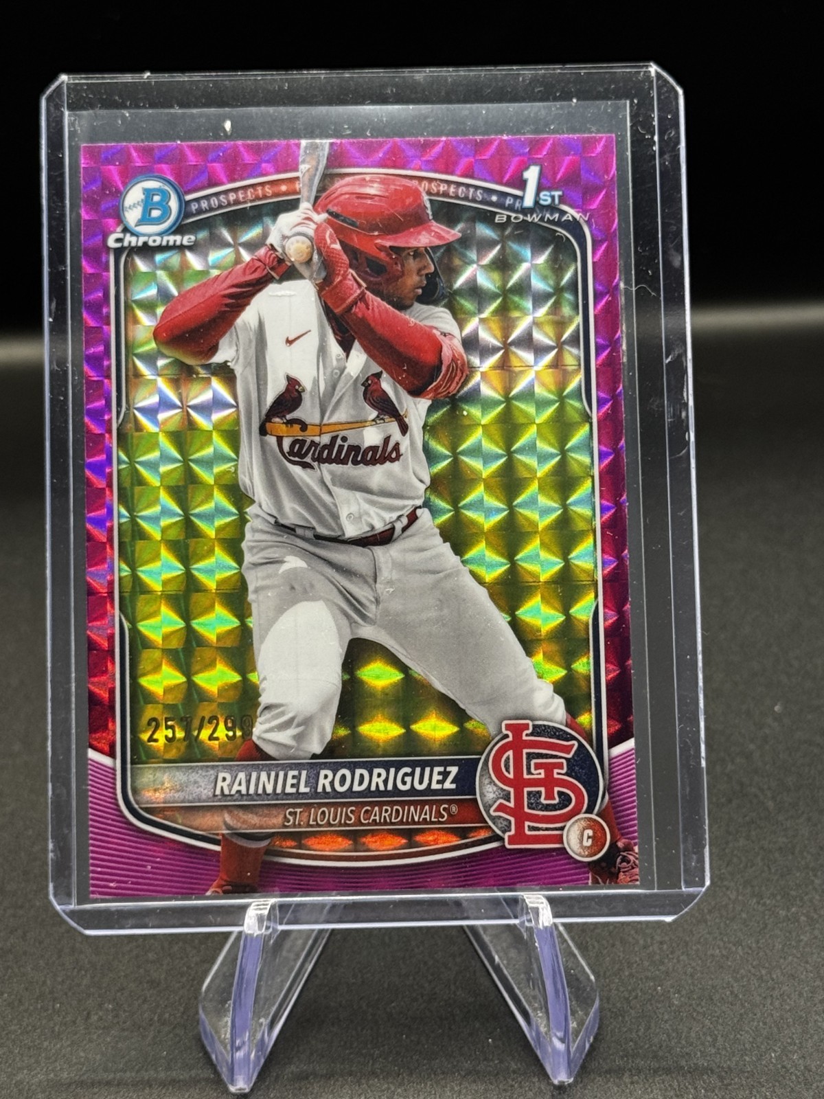 2025 Bowman Chrome Rainiel Rodriguez 1st Fuchsia Geometric Refractor /299