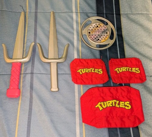 Vintage 1988 TMNT Ninja Turtles Battle Play Set Raphael Costume Pads Sai Star