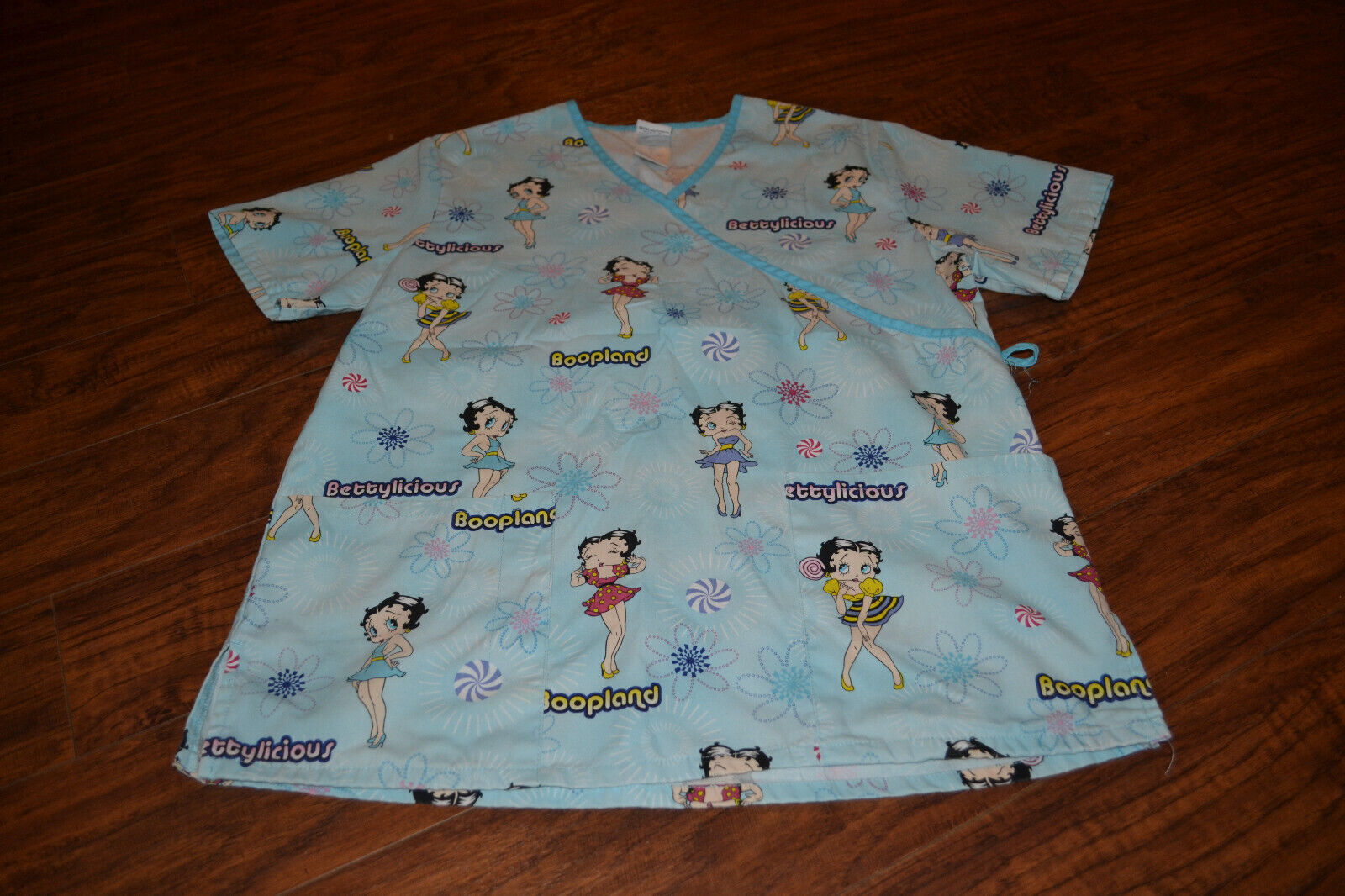 B10- Betty Cheap SALE Start Special sale item Boop Bettylicious Boopland Size Top Scrub Small