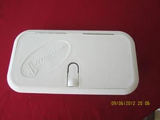 TH MARINE-DESIGNER SERIES -NON LOCKING-  WHITE COLOR 7 1/2" X 14" W/DECK SEAL