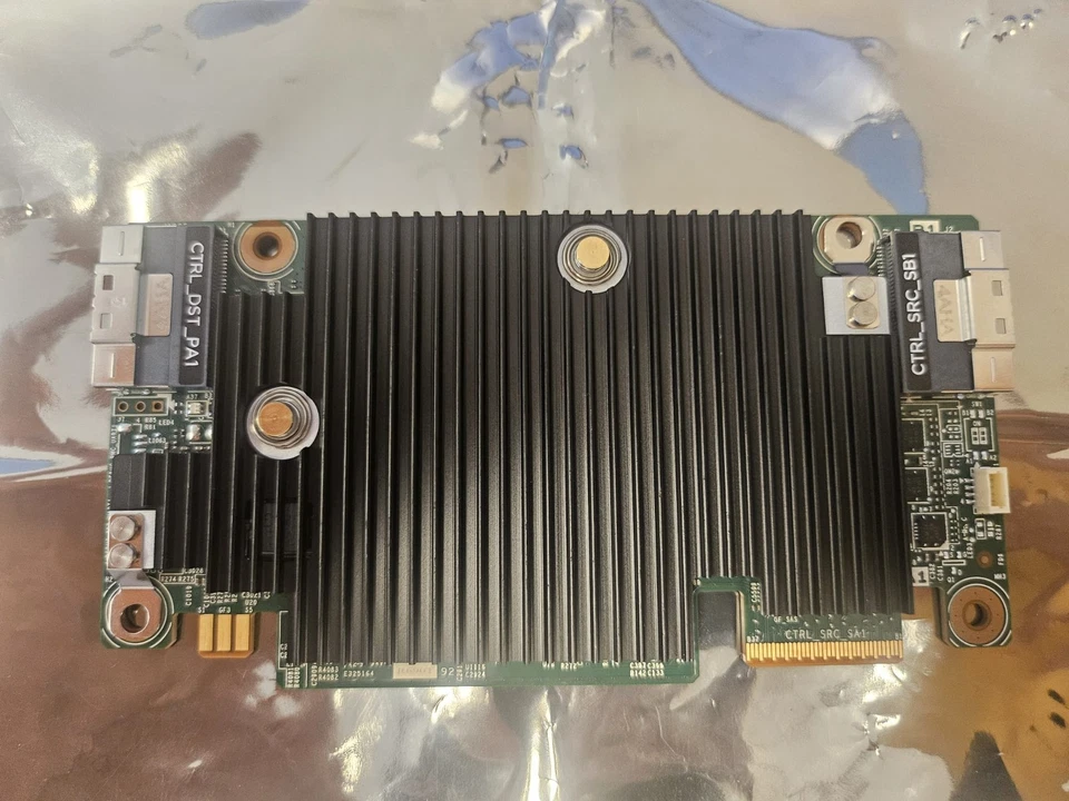 Dell HBA355i Controller davanti - Immagine 3 di 4