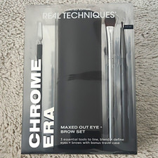 Real Techniques Chrome Era Maxed Out Eye  Brow Brush Set Case Travel LE 111