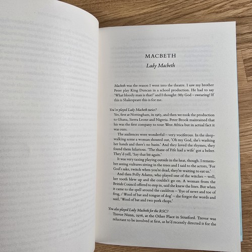 Shakespeare: The Man Who Pays The Rent by Judi Dench. Signed Hardback Book - Foto 11 di 18