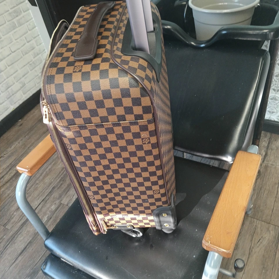 Suite Case , - Image 4 of 4