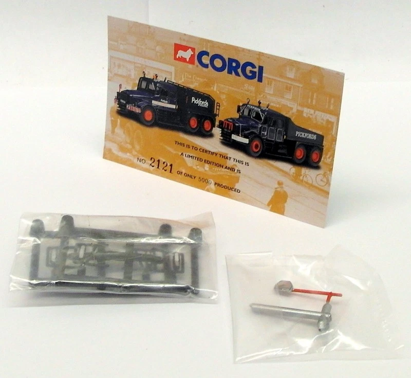 Corgi 1/50 Scale Model Truck 17904 - 2 Scammell Contractors - Pickfords - Image 4 of 4